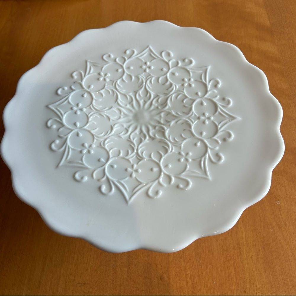 Elegant White Scalloped Edge Embossed Floral Scroll Design Pedestal Cake Stand